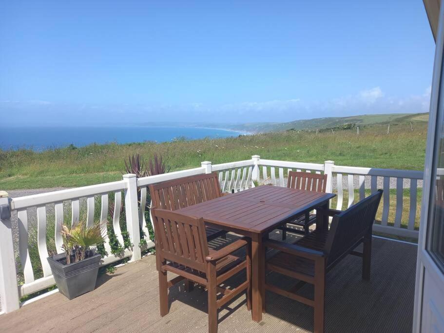 Bay View - Fantastic Views Of Whitsand Bay توربوينت المظهر الخارجي الصورة